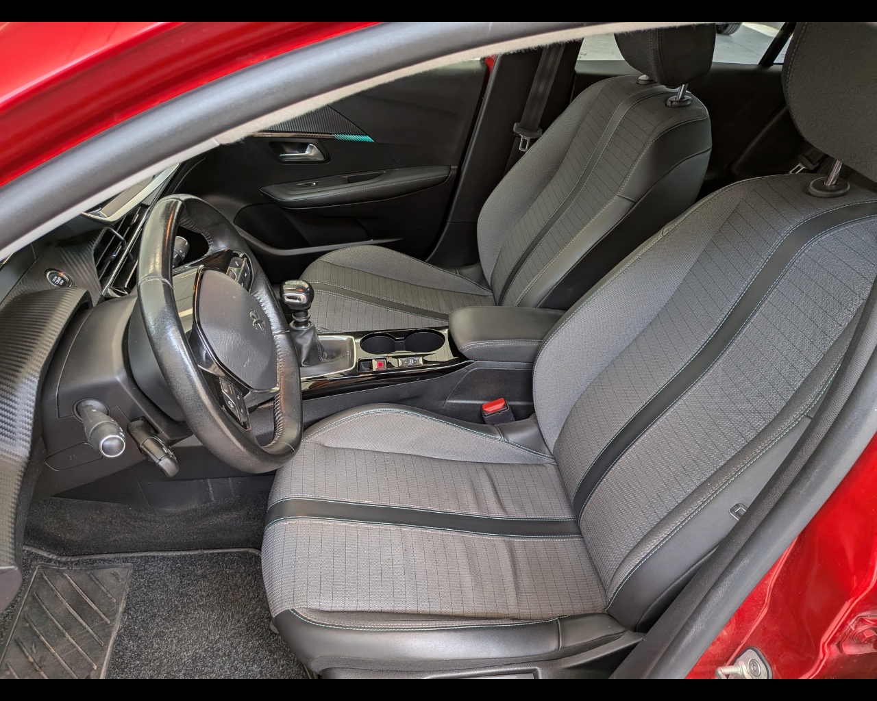 Foto PEUGEOT 208 1.5 bluehdi Allure Navi Pack s&s 100cv my20