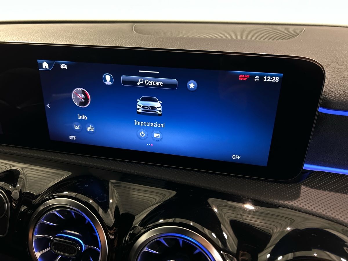 Mercedes  Classe A 180 D Advanced Plus AMG Line 8G-DCT - 12