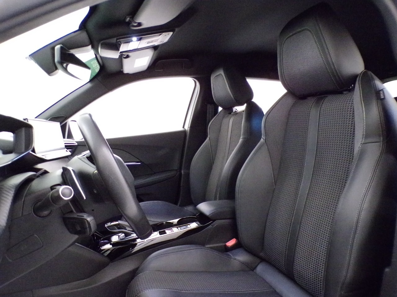 Peugeot 2008 2008 1.2 PureTech 130cv GT EAT - 11