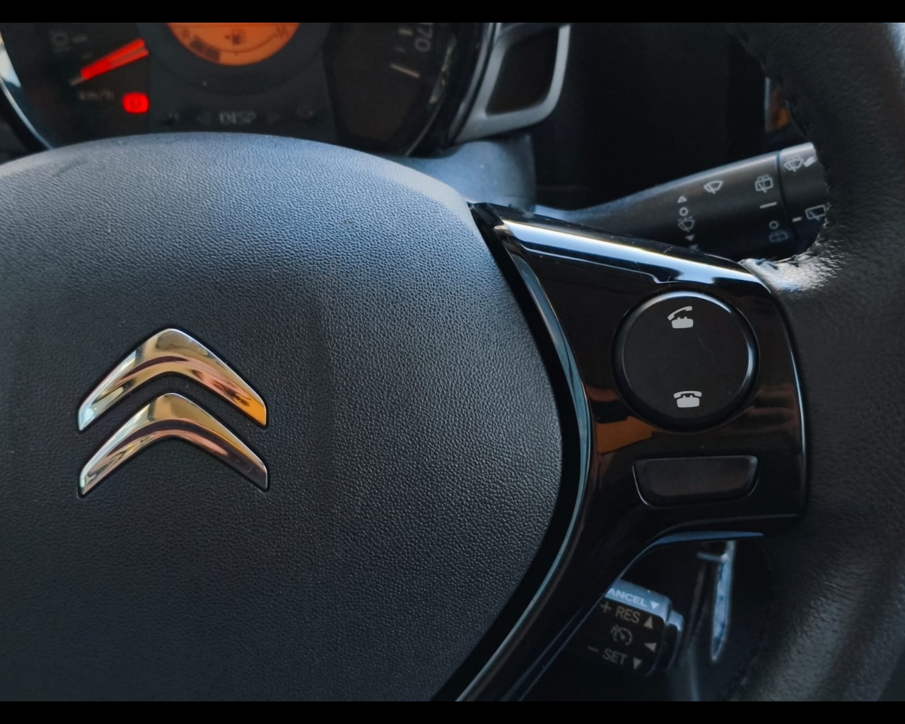 Foto CITROEN C1 5p 1.0 vti Shine s&s 72cv