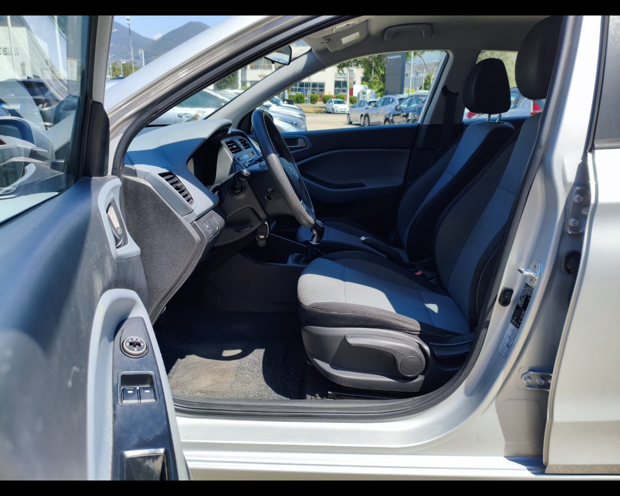 Foto HYUNDAI i20 5p 1.1 crdi Classic 75cv