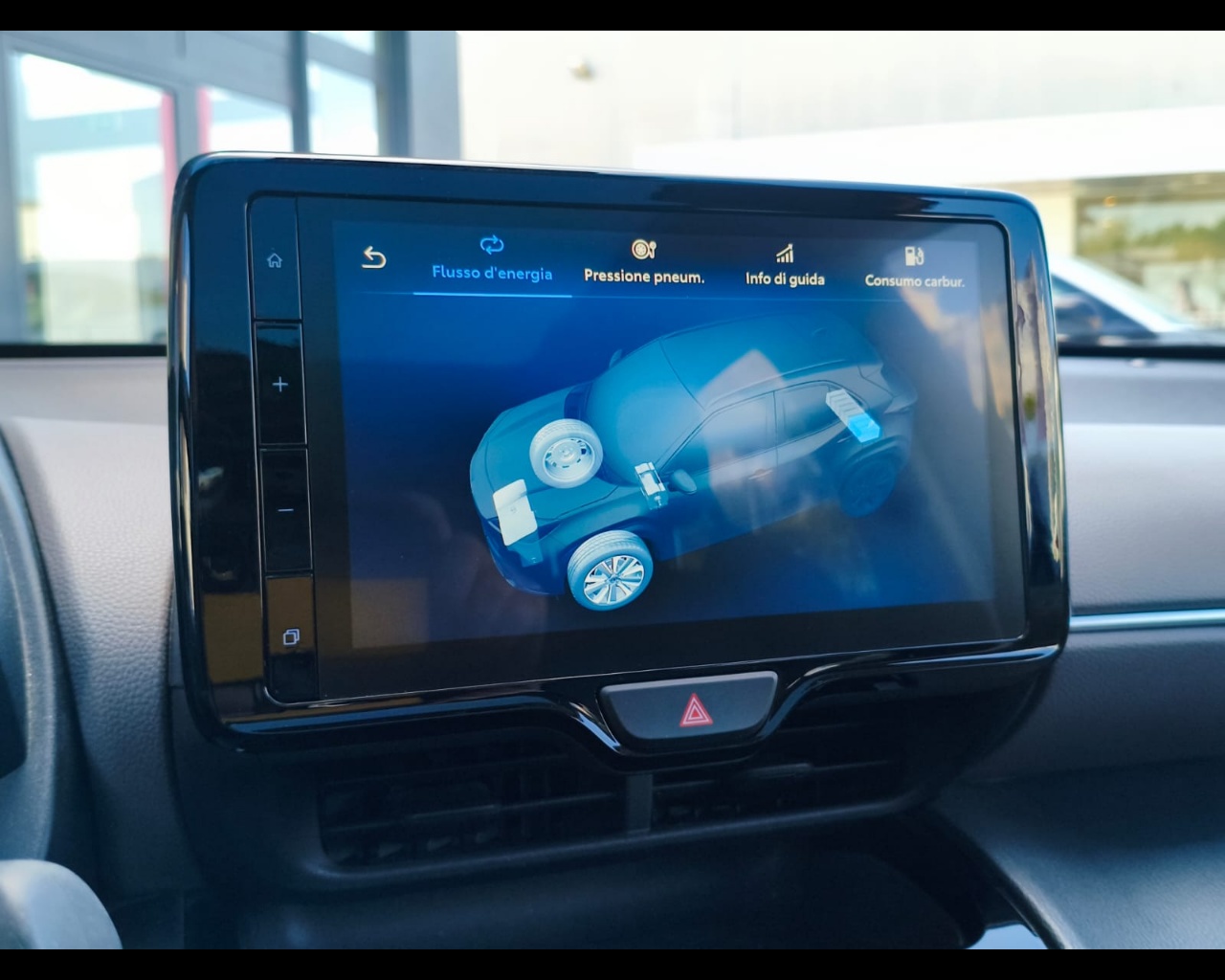 Foto TOYOTA Yaris Cross 1.5h Lounge fwd 116cv e-cvt