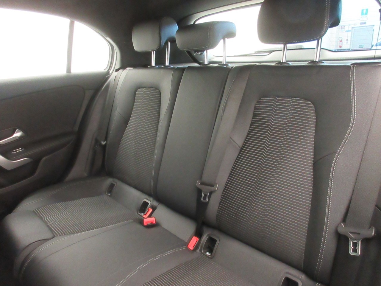 Mercedes Classe A Classe A 180 D Sport 8G-DCT - 13