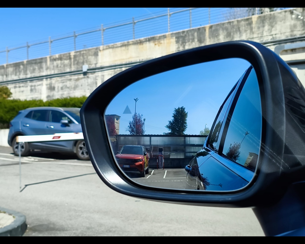 Foto NISSAN Qashqai 1.3 mhev N-Connecta 2wd 140cv