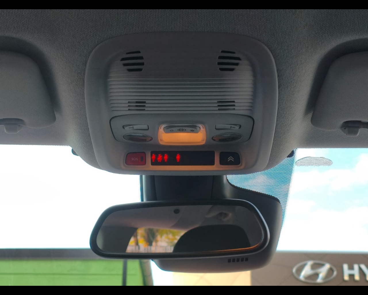 Foto CITROEN C3 Aircross 1.2 puretech Shine s&s 110cv eat6