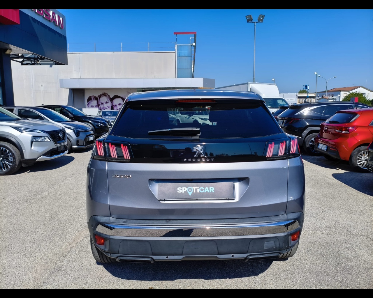 Foto PEUGEOT 3008 1.5 bluehdi Allure s&s 130cv eat8