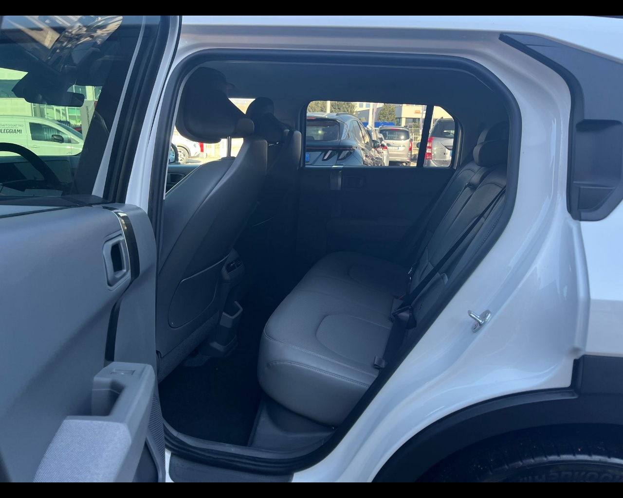 Foto KIA EV3 LR FWD EARTH