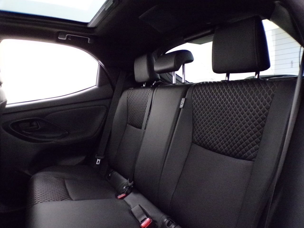 Toyota Yaris Yaris 1.5 VVT-iE Hybrid Lounge E-CVT - 14