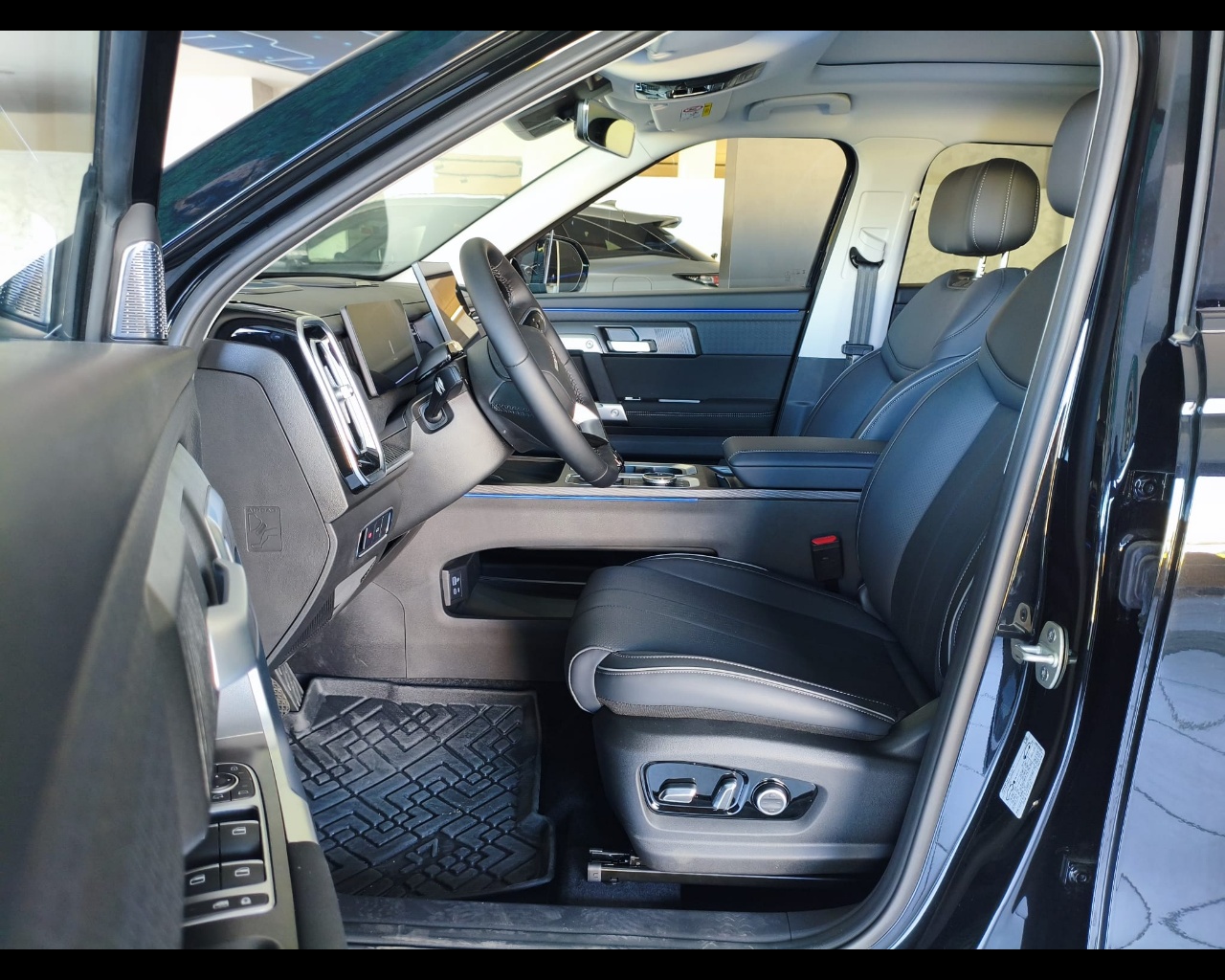 Foto JAECOO JAECOO 7 1.6 TGDI - Trazione AWD 7DCT Exclusive AWD