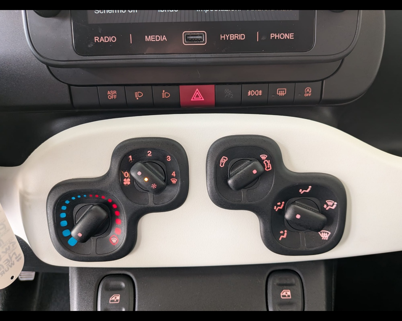 Foto FIAT Pandina Cross 1.0 firefly hybrid s&s 70cv