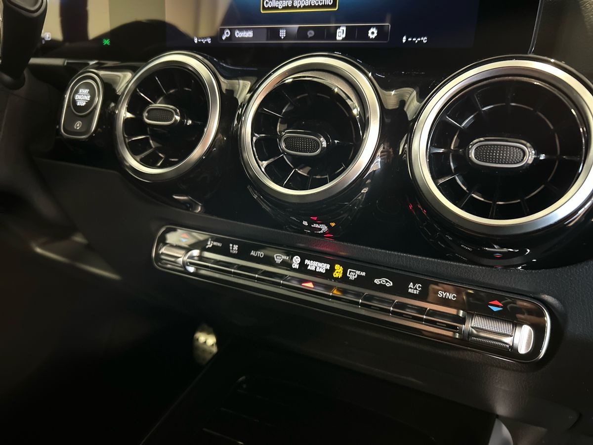 Mercedes GLA GLA 180 D Premium 8G-DCT - 14