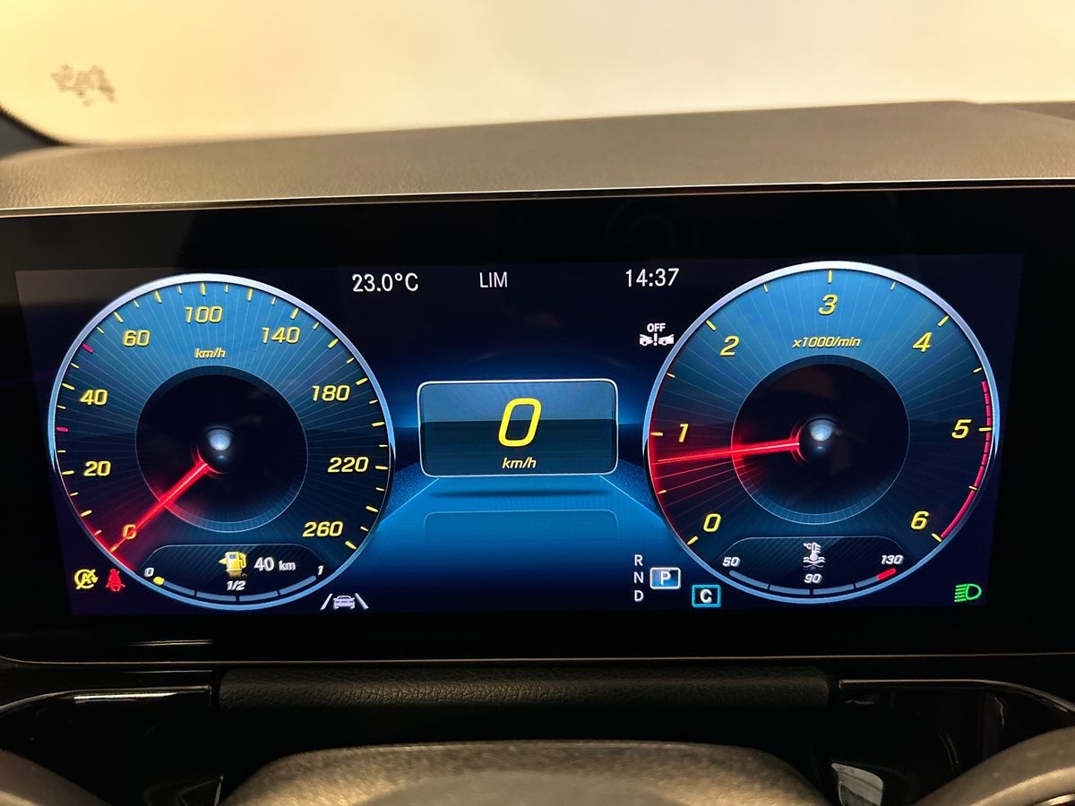 Mercedes GLA GLA 200 D Premium 8G-DCT - 13