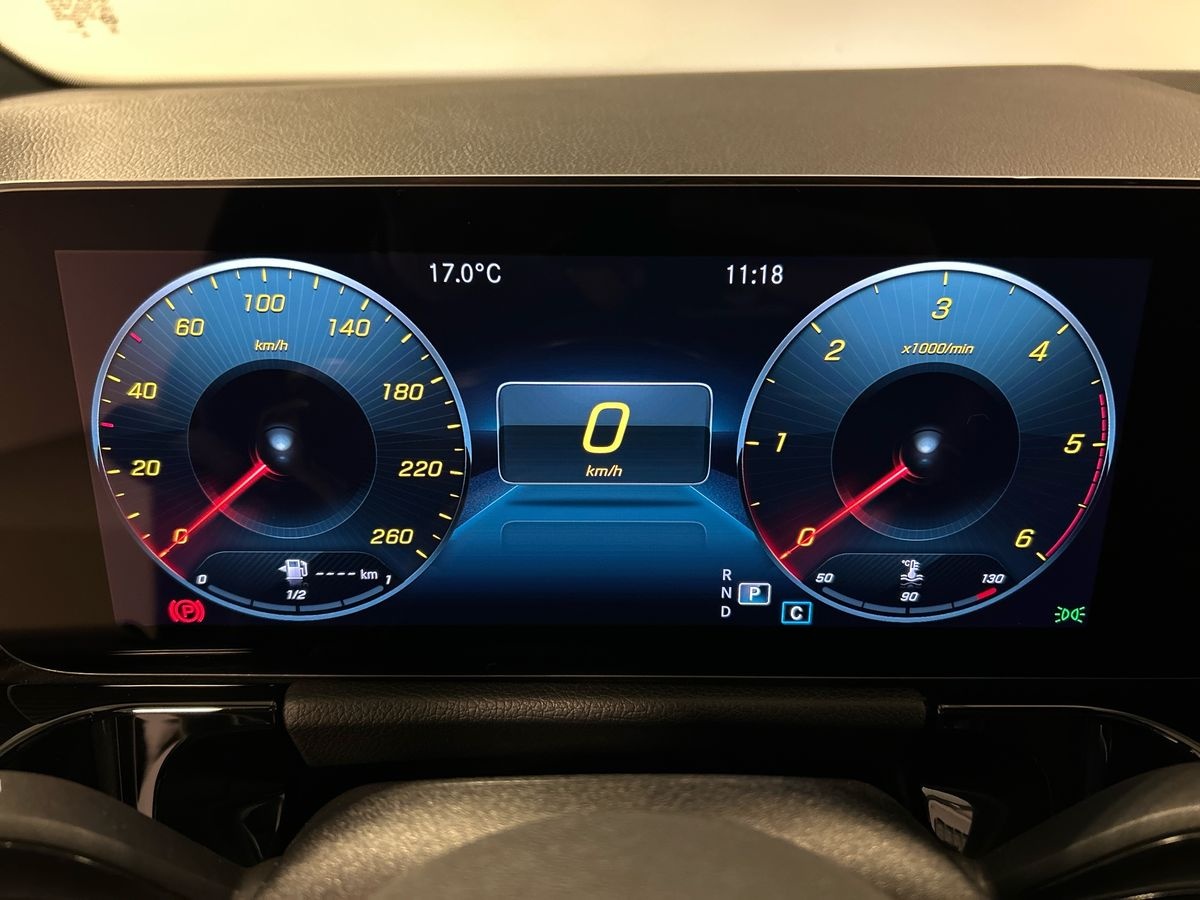 Mercedes GLA GLA 200 D Premium 8G-DCT - 13