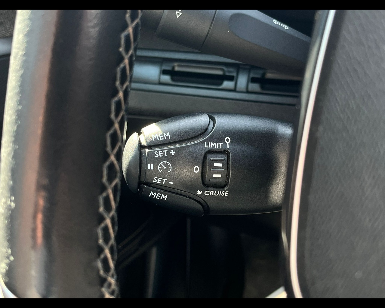 Foto PEUGEOT 3008 1.5 bluehdi GT Line s&s 130cv