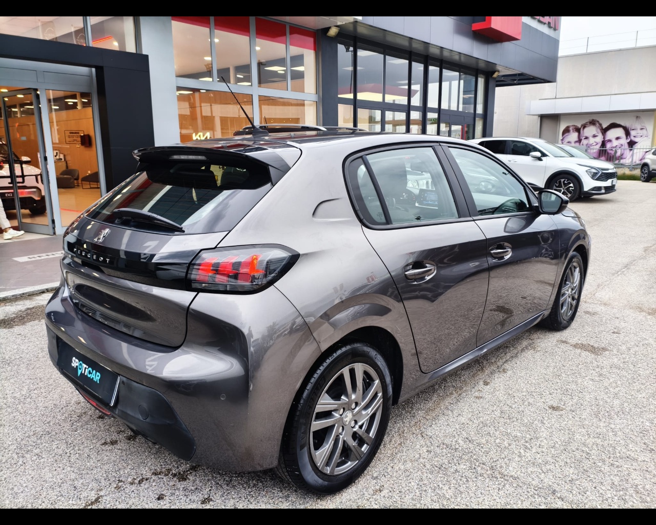 Foto PEUGEOT 208 1.2 puretech Active Pack s&s 75cv