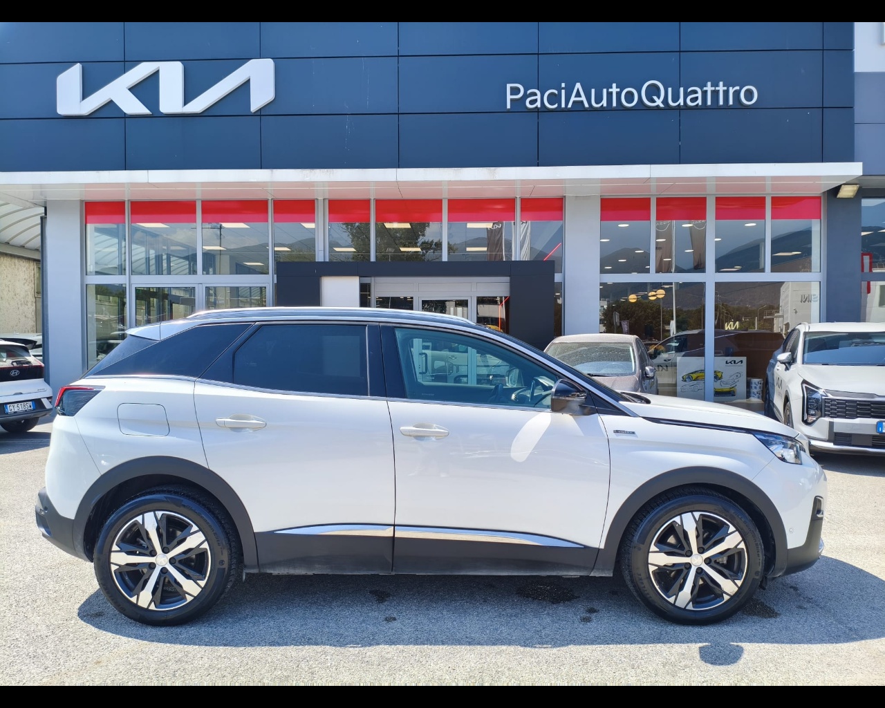 Foto PEUGEOT 3008 1.5 bluehdi GT Line s&s 130cv