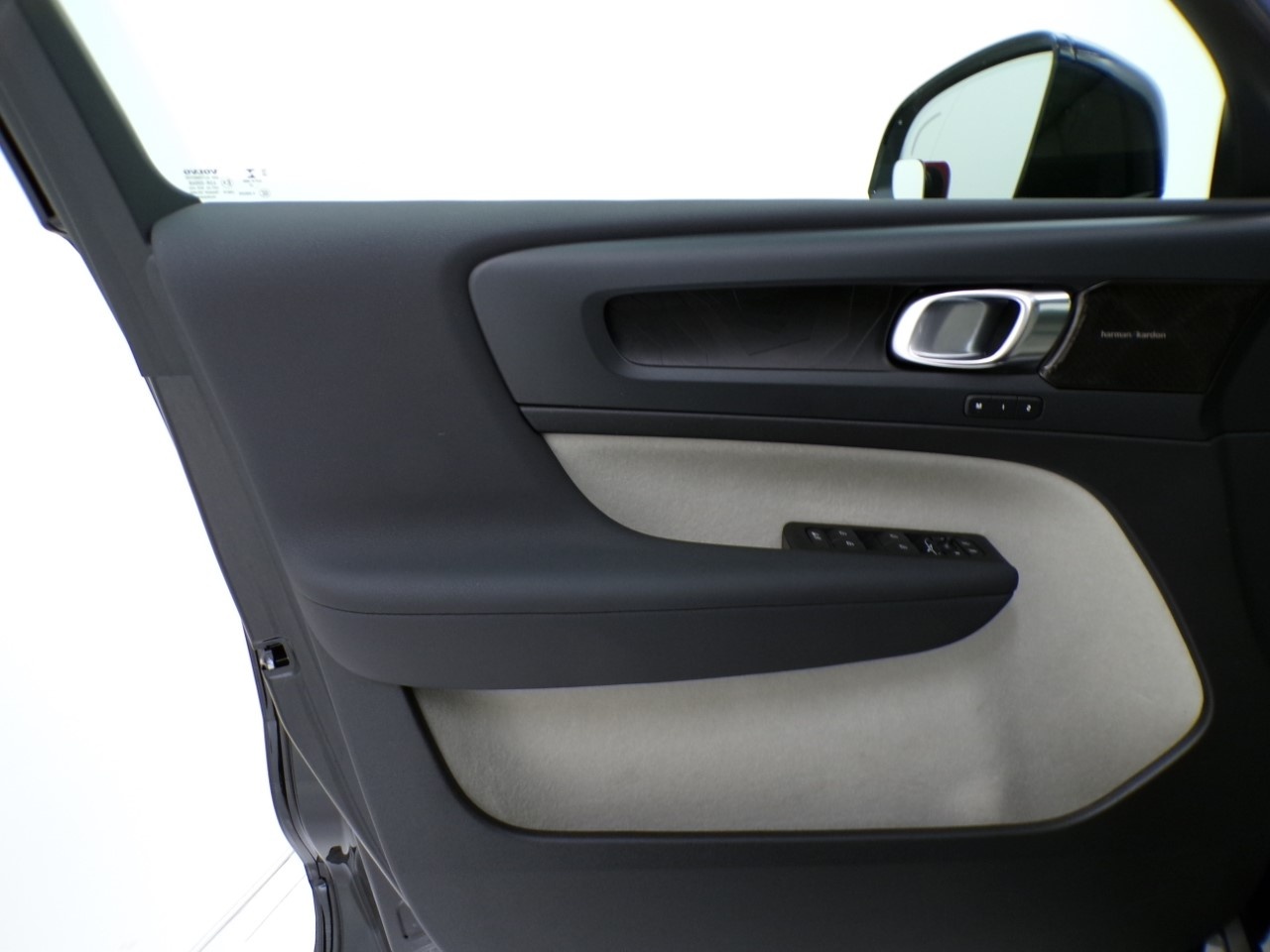 Volvo XC40 XC40 1.5 T4 Recharge Plug-in-Hybrid Plus Bright automatico - 11