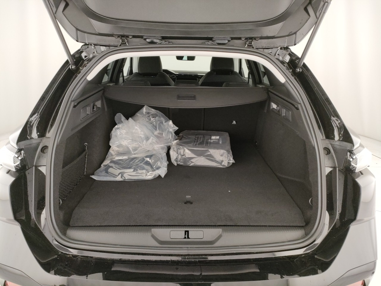Peugeot 308 Nuovo Ibrido benzina 308 Porto Mantovano