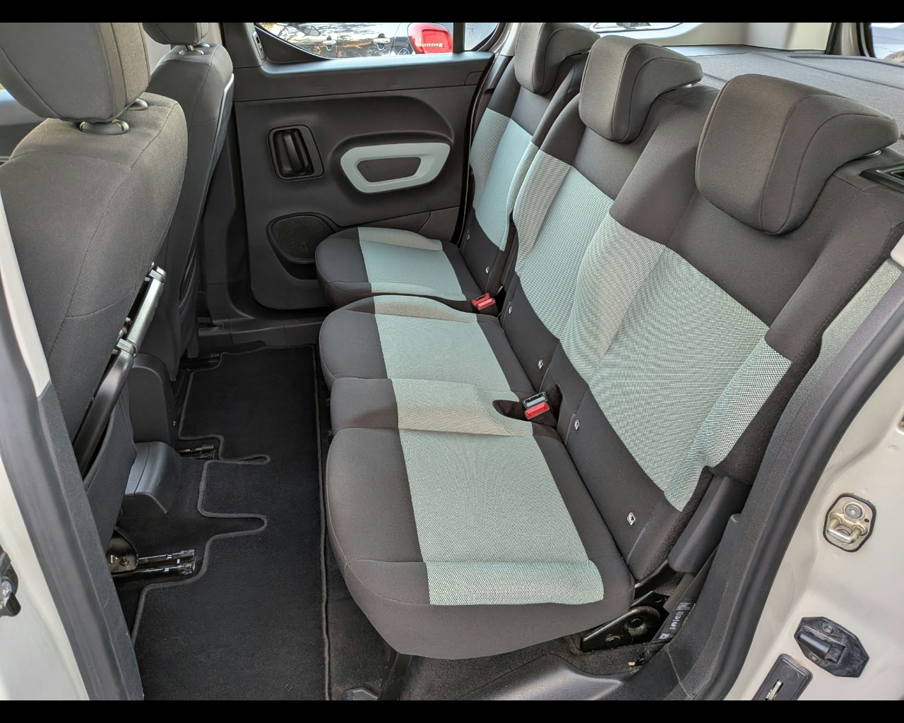 Foto CITROEN Berlingo 1.5 bluehdi M Feel s&s 100cv