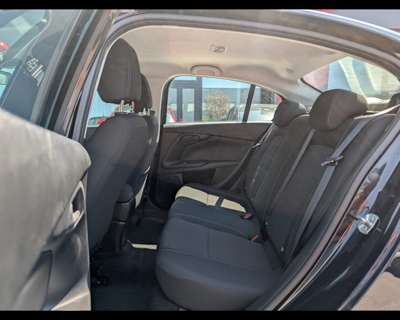 Foto FIAT TIPO SEDAN 1,6 130 CV 