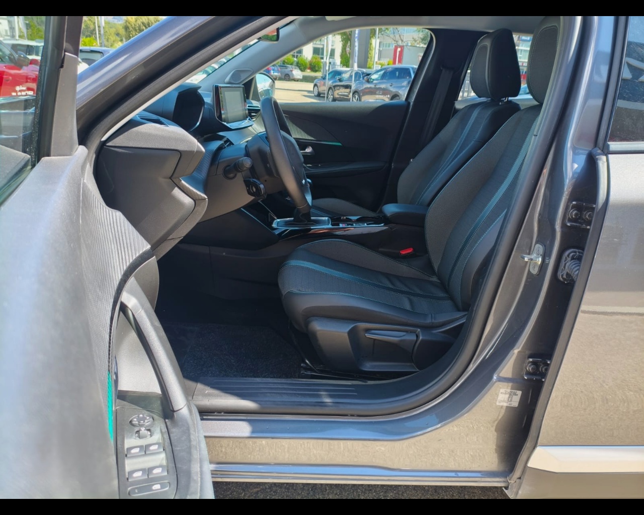 Foto PEUGEOT 2008 1.5 bluehdi Allure s&s 110cv