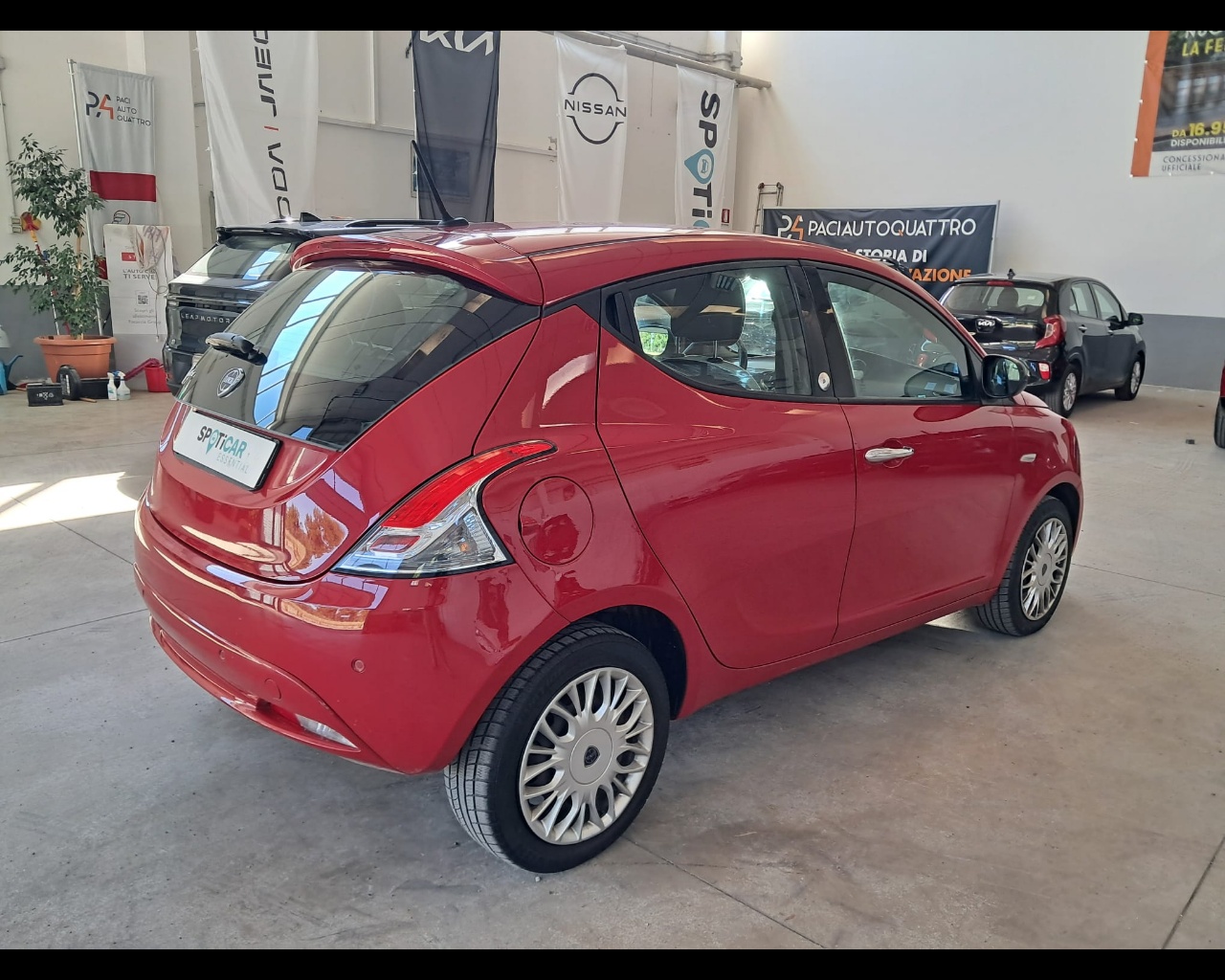 Foto LANCIA Ypsilon 1.2 Gold ecochic Gpl 69cv 