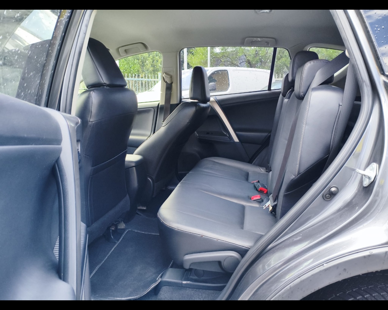 Foto TOYOTA Rav4 2.2 d-cat Lounge 4wd 150cv auto
