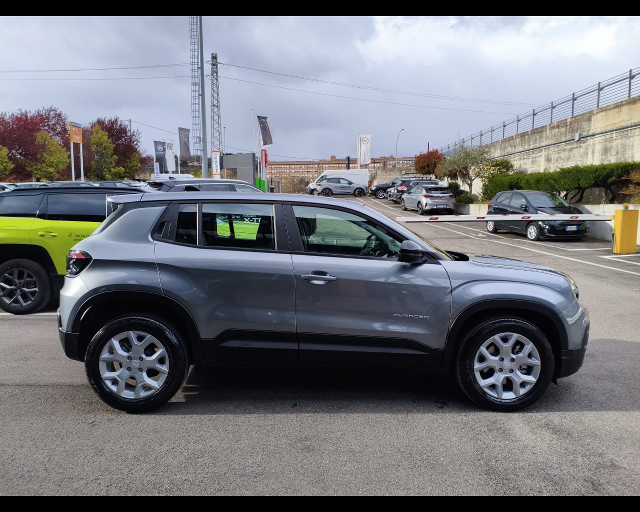 Foto JEEP Avenger 1.2 turbo e-hybrid mhev Altitude fwd 110cv edct6