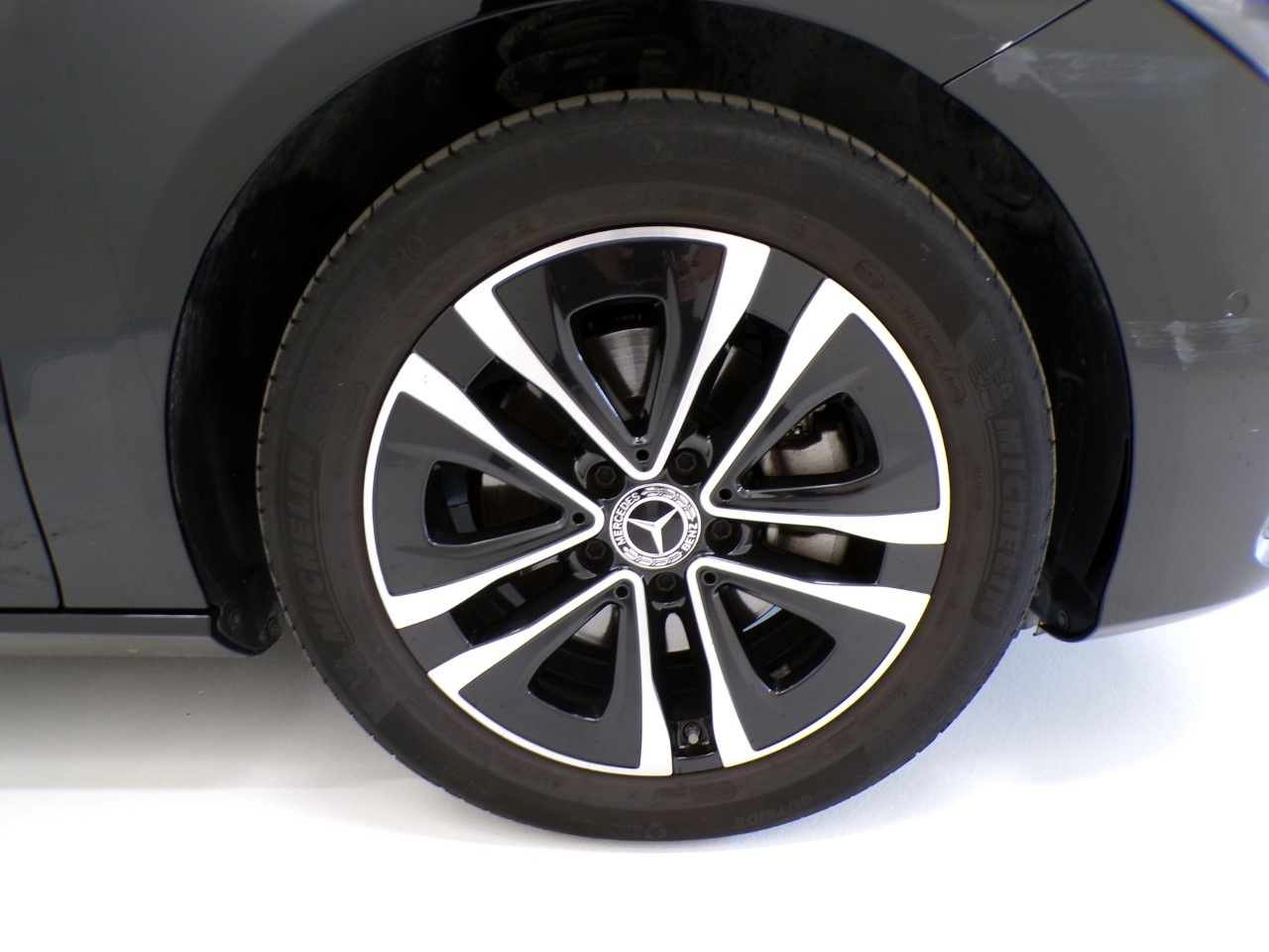 Mercedes  CLA Shooting Brake 180 D Advanced 8G-DCT - 4