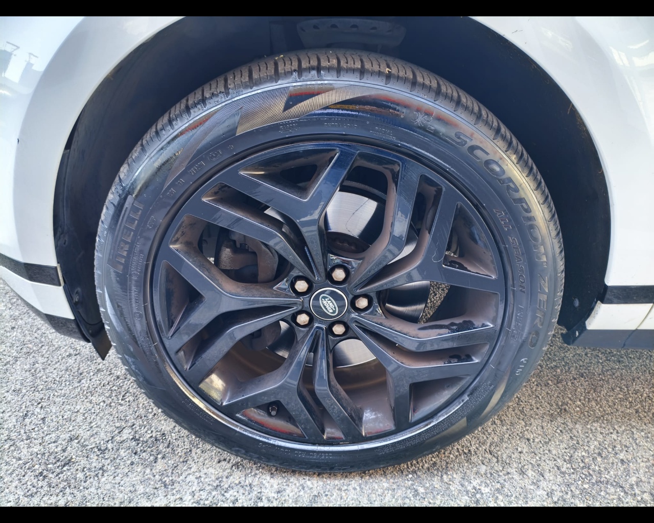 Foto LAND ROVER Range Rover Evoque 2.0d i4 mhev R-Dynamic S awd 150cv auto