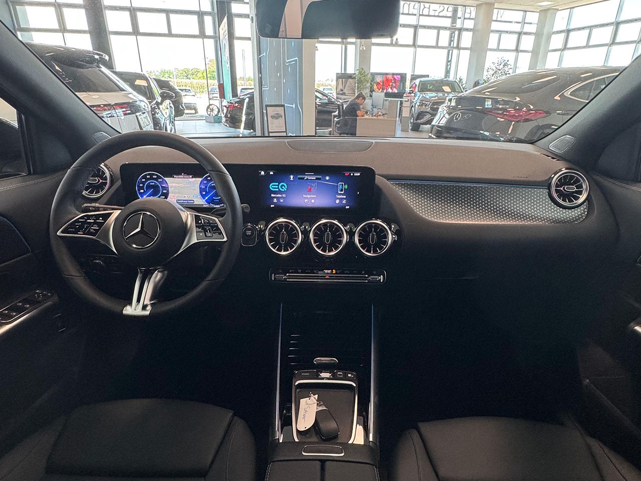 Mercedes EQA EQA 250+ Street Edition - 9