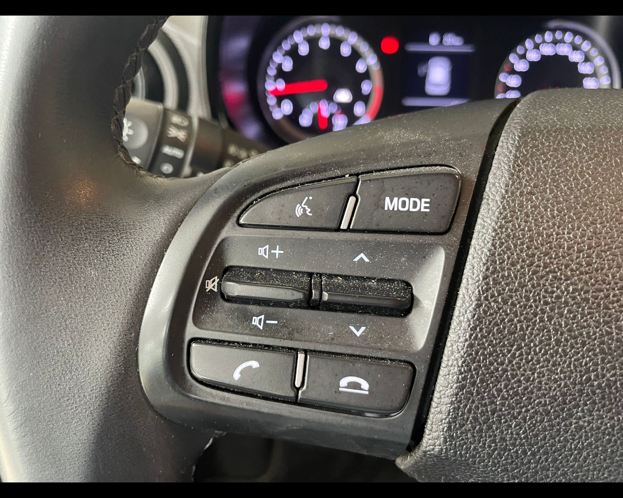 Foto HYUNDAI i10 1.0 mpi Tech Connect Pack