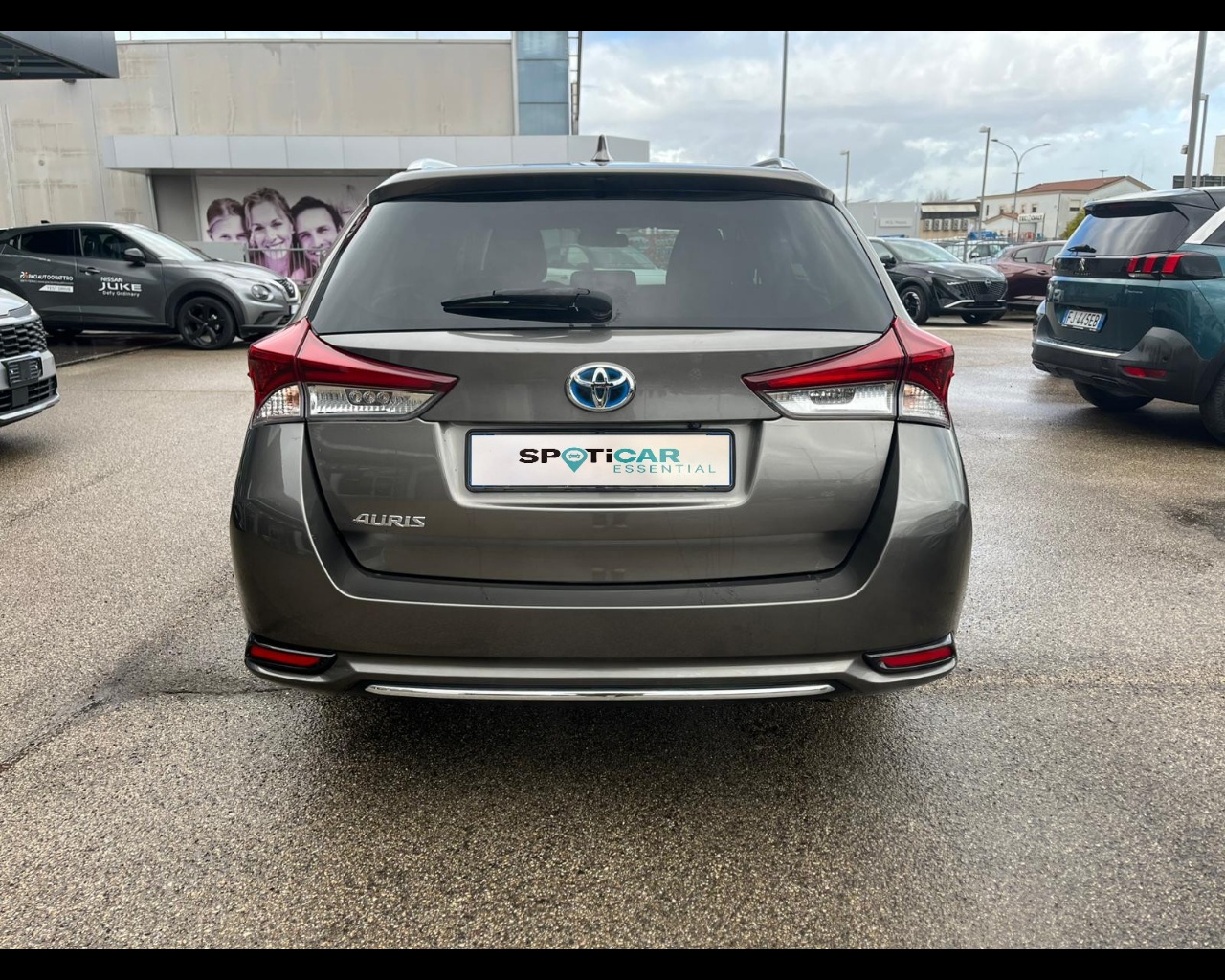 Foto TOYOTA Auris Touring Sports 1.8h Style cvt