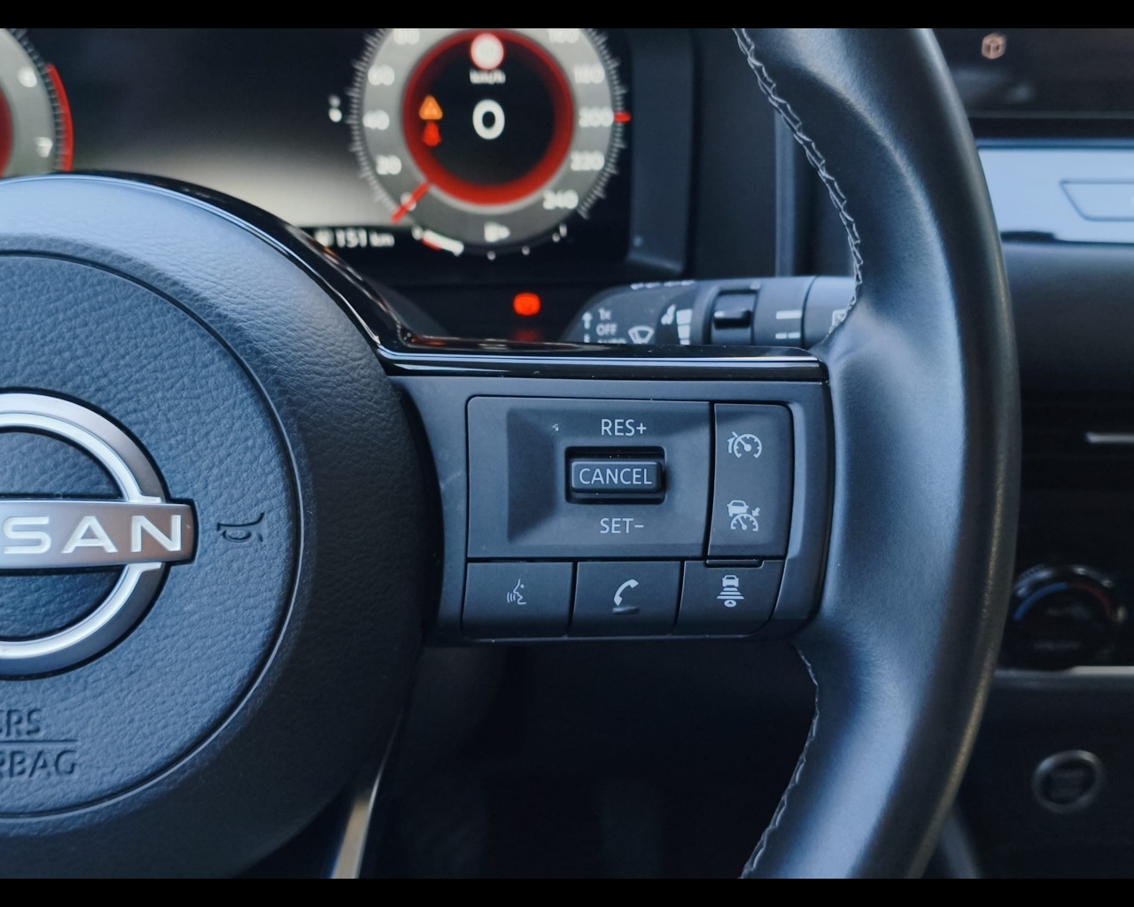 Foto NISSAN Qashqai 1.3 mhev N-Connecta 2wd 140cv