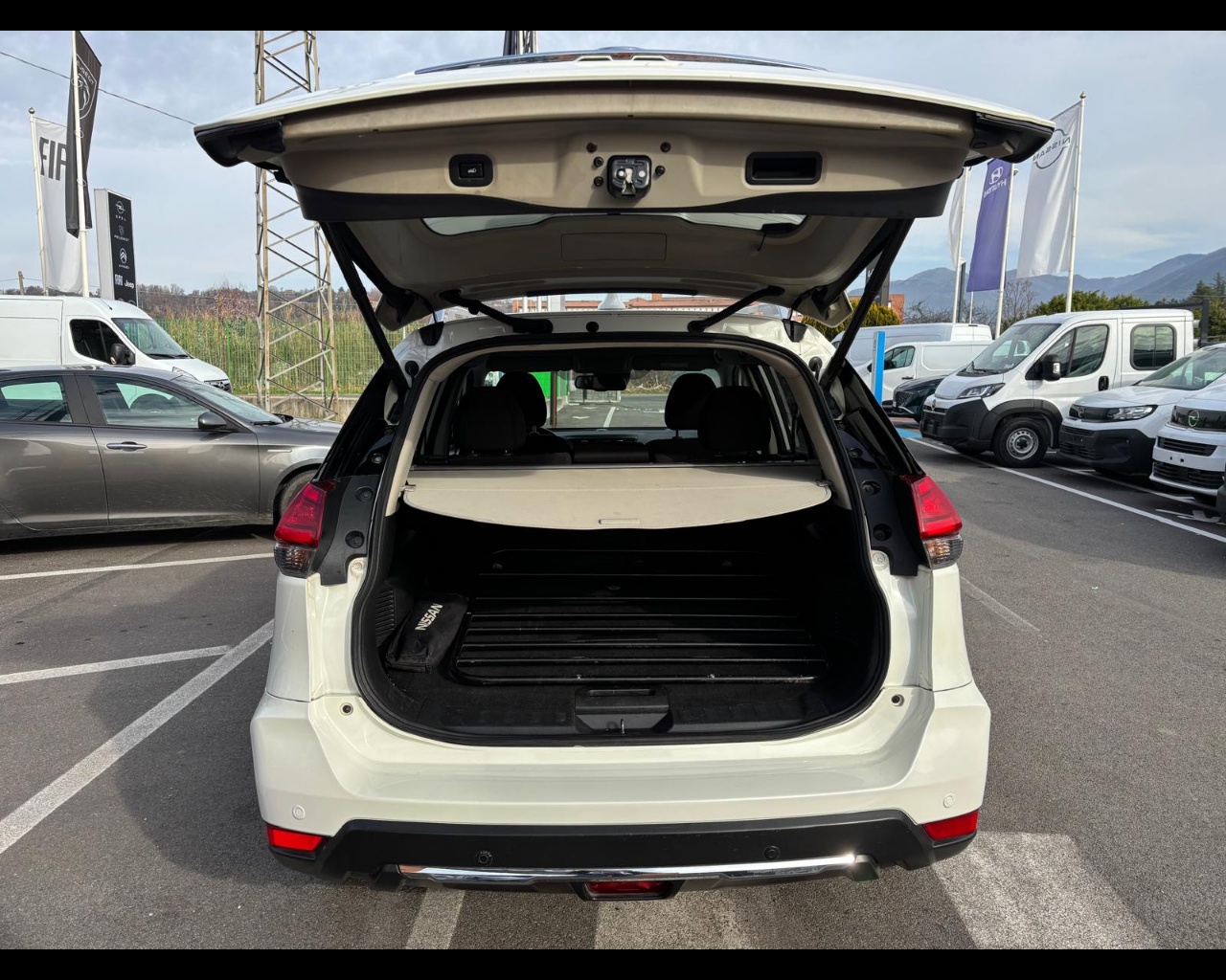 Foto NISSAN X-Trail 1.6 dci N-Connecta 4wd N1