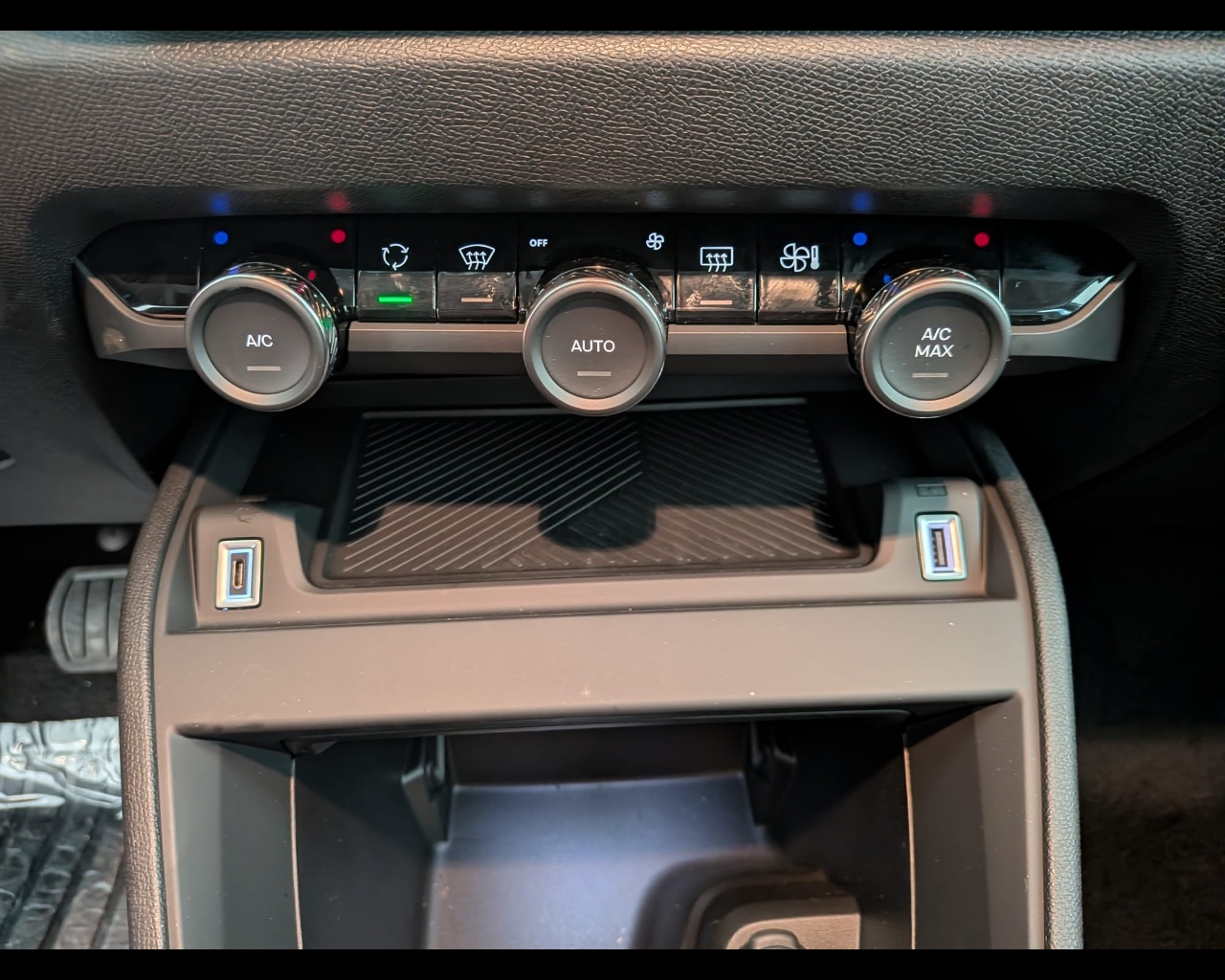 Foto CITROEN C4 1.2 puretech Plus s&s 130cv eat8