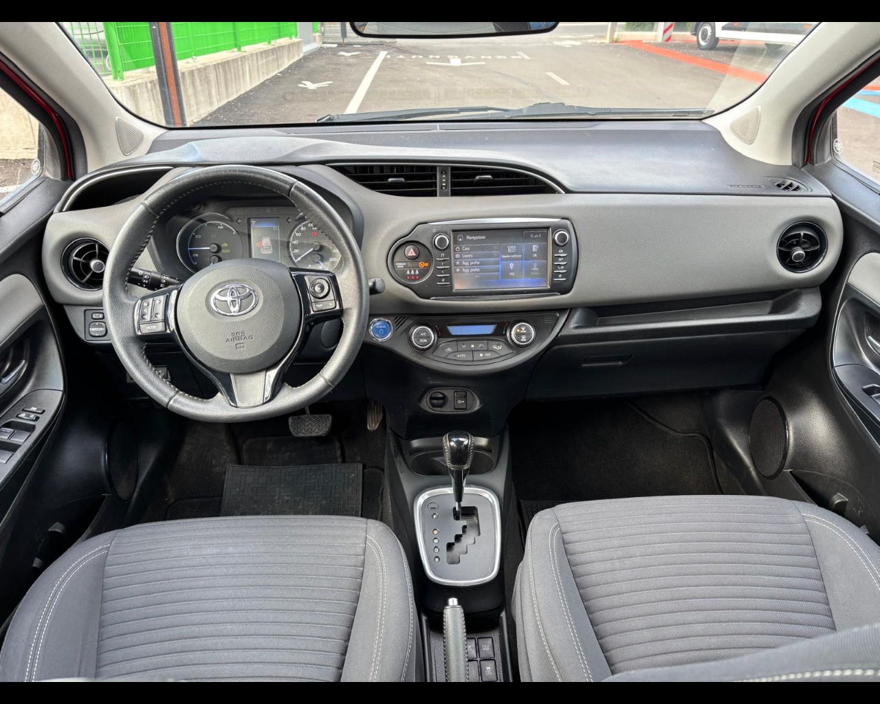 Foto TOYOTA Yaris 5p 1.5h Active 
