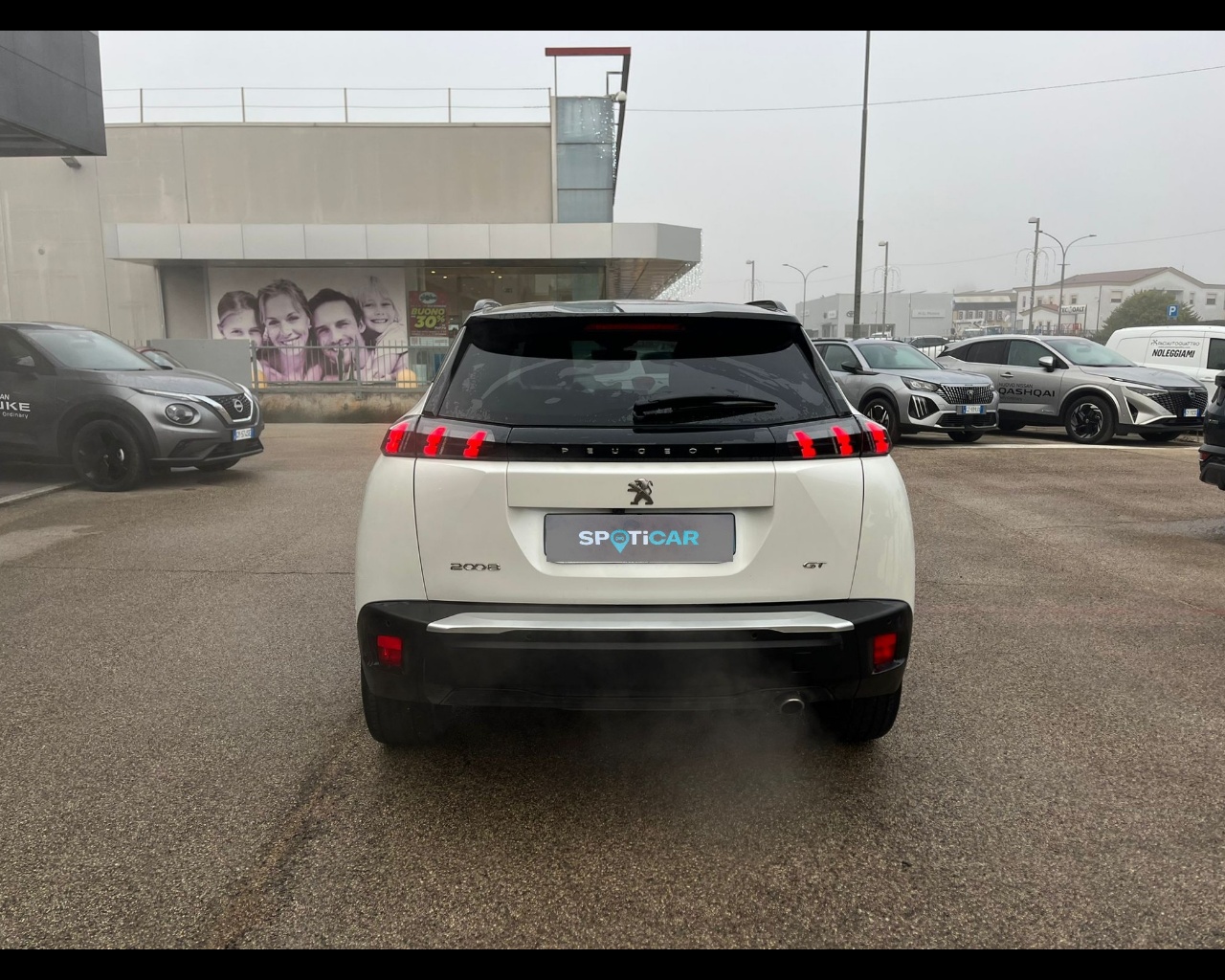 Foto PEUGEOT  2008 1.5 bluehdi GT Pack s&s 130cv eat8