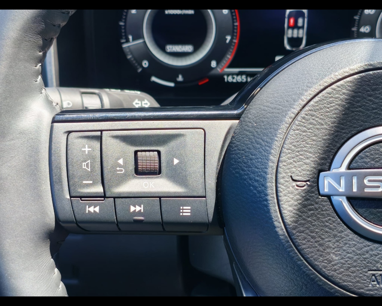 Foto NISSAN Qashqai 1.3 mhev N-Connecta 2wd 140cv