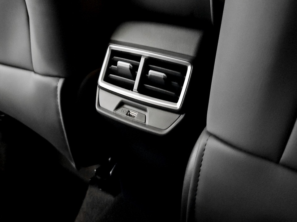 MG ZS 1.5 hybrid+ Luxury auto Ibrida usato - 17