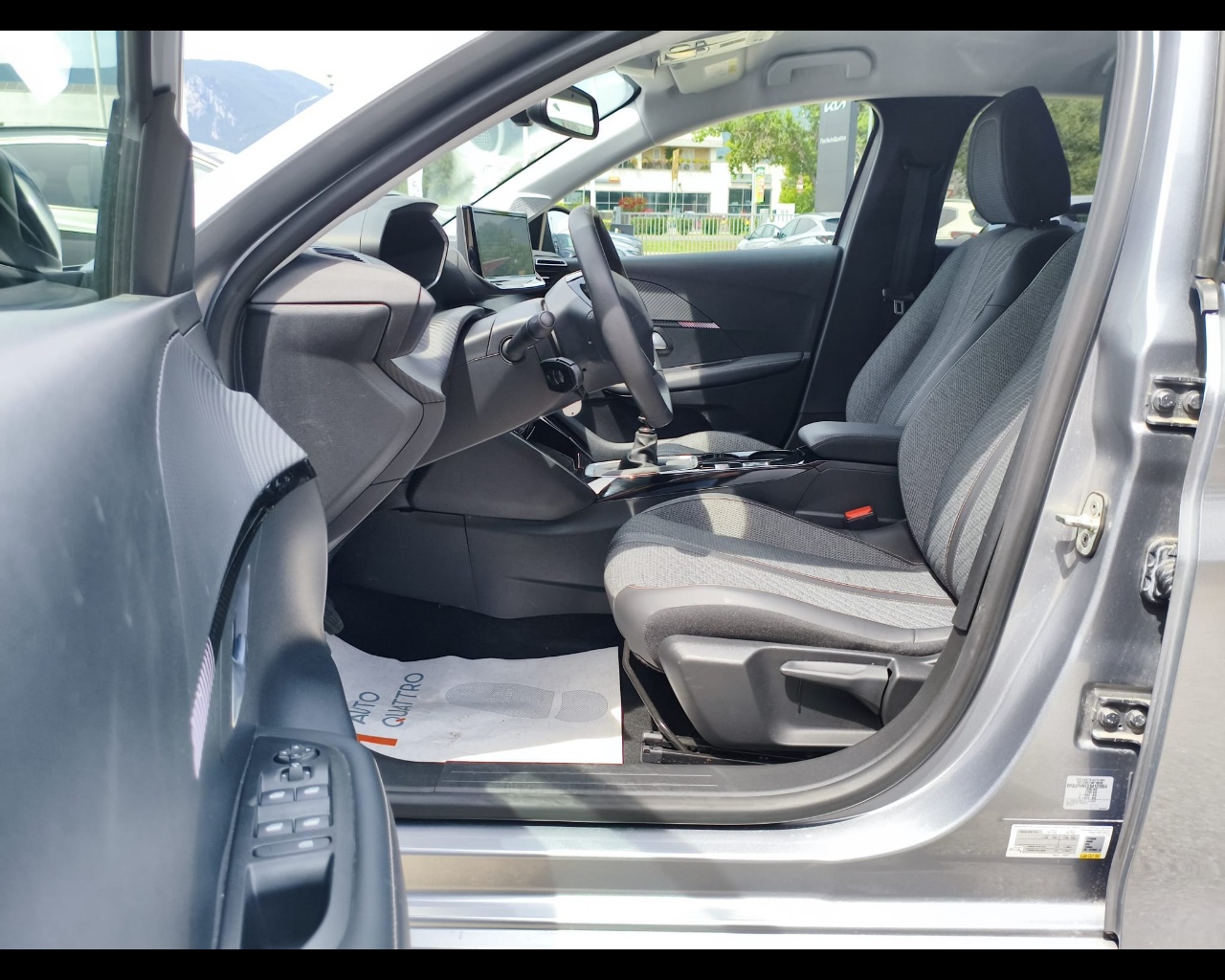 Foto PEUGEOT 208 1.2 puretech Allure s&s 100cv