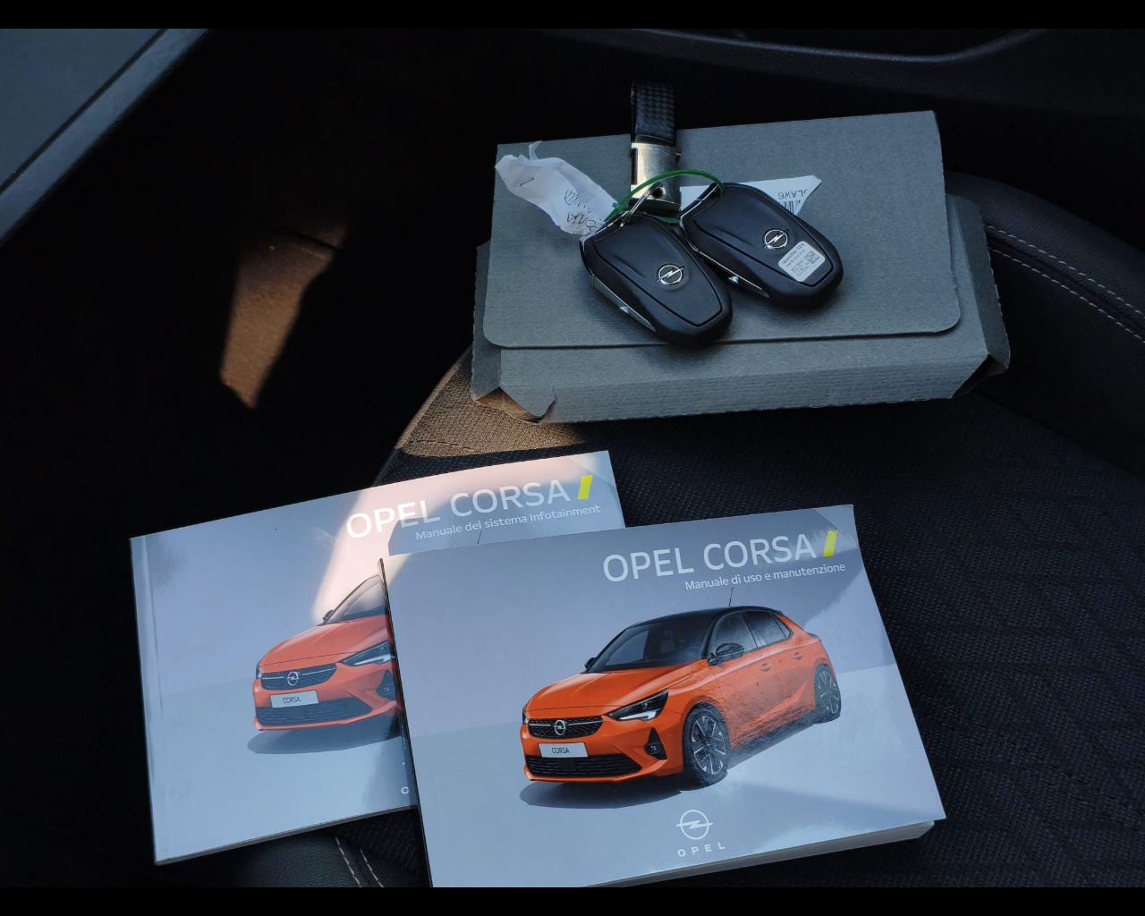 Foto OPEL Corsa 1.5 Elegance s&s 100cv