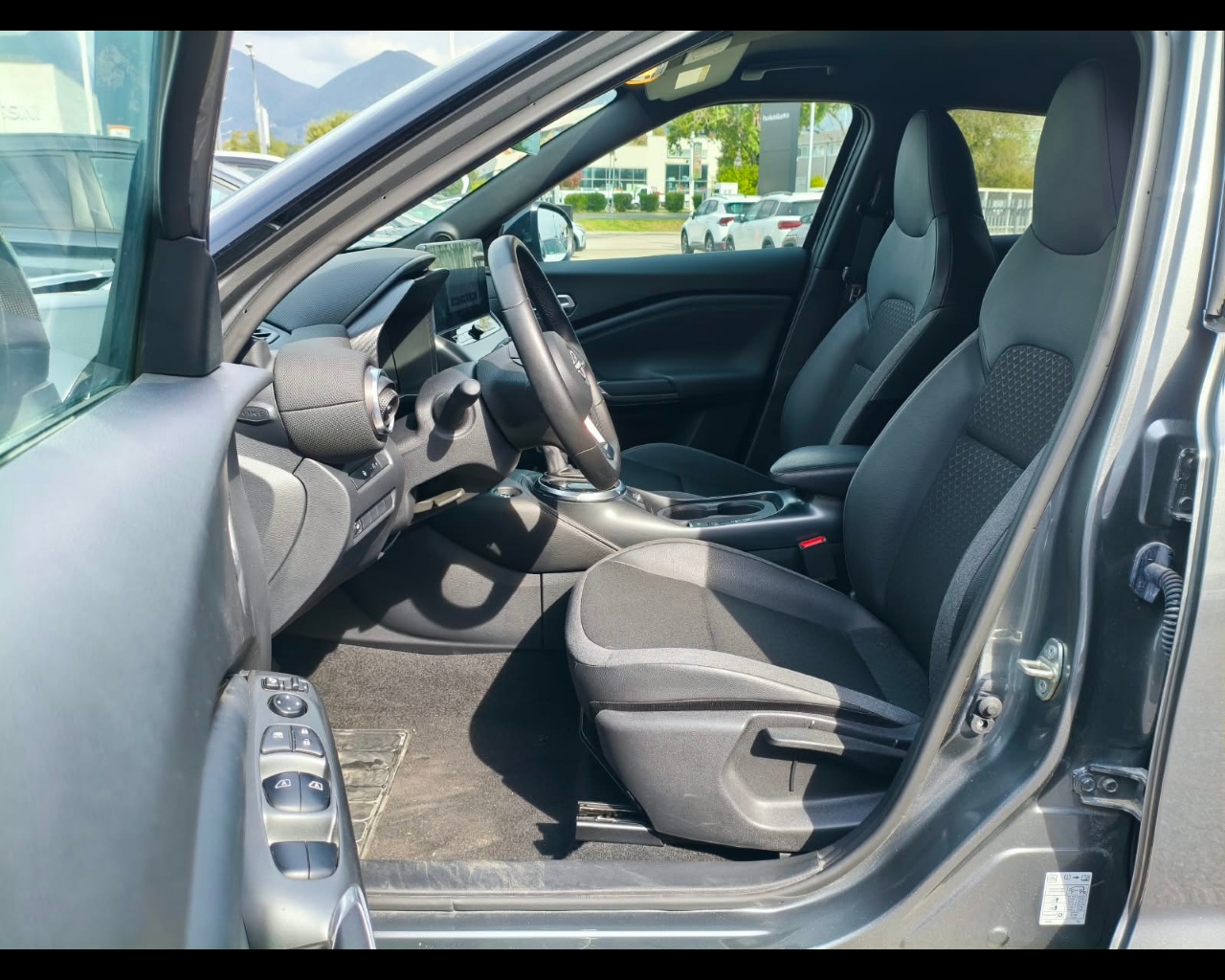 Foto NISSAN Juke 1.6 hev N-Connecta
