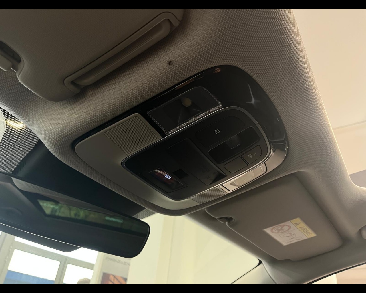 Foto HYUNDAI TUCSON PE 1.6HEV AT 2WD EXELLENCE+LP+PP