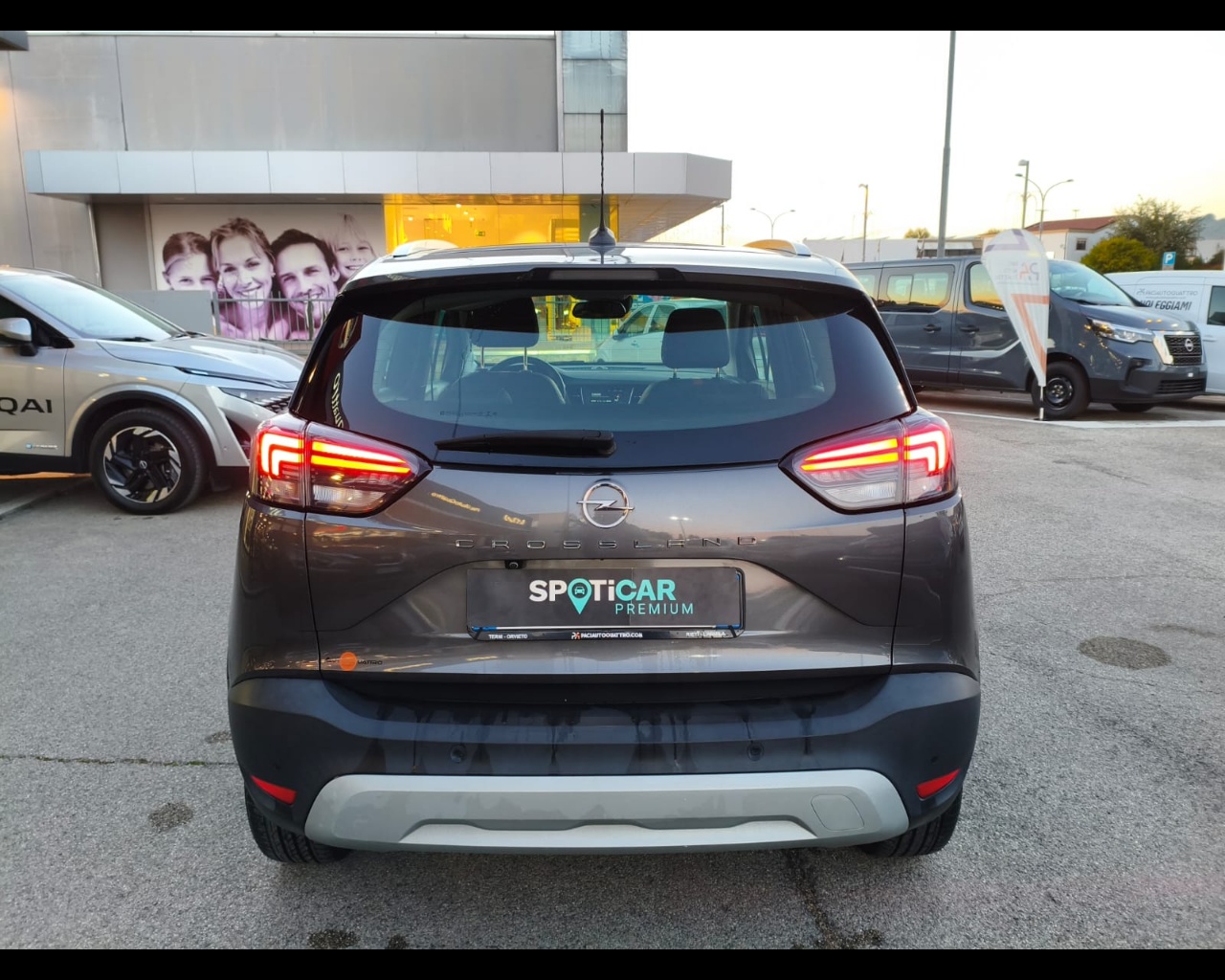 Foto OPEL Crossland 1.2 Elegance s&s 83cv