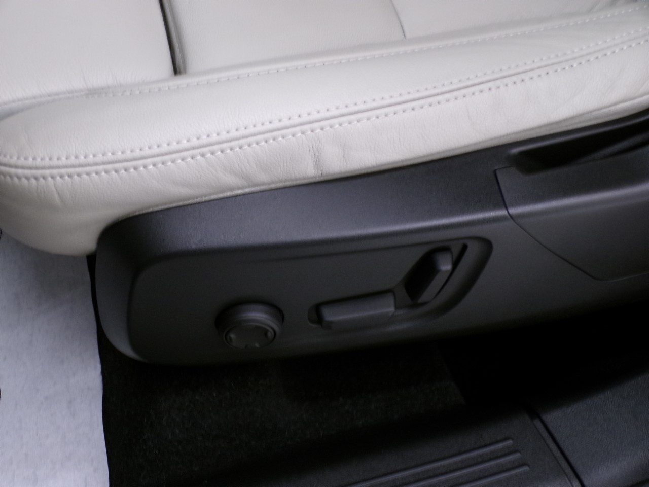 Volvo XC40 XC40 1.5 T4 Recharge Plug-in-Hybrid Plus Bright automatico - 14