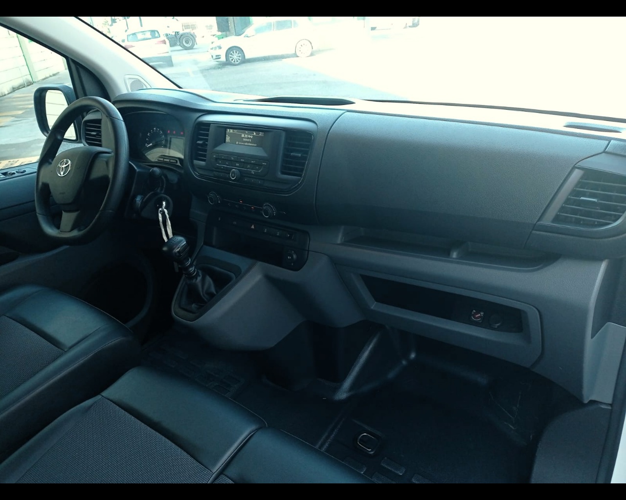 TOYOTA PROACE