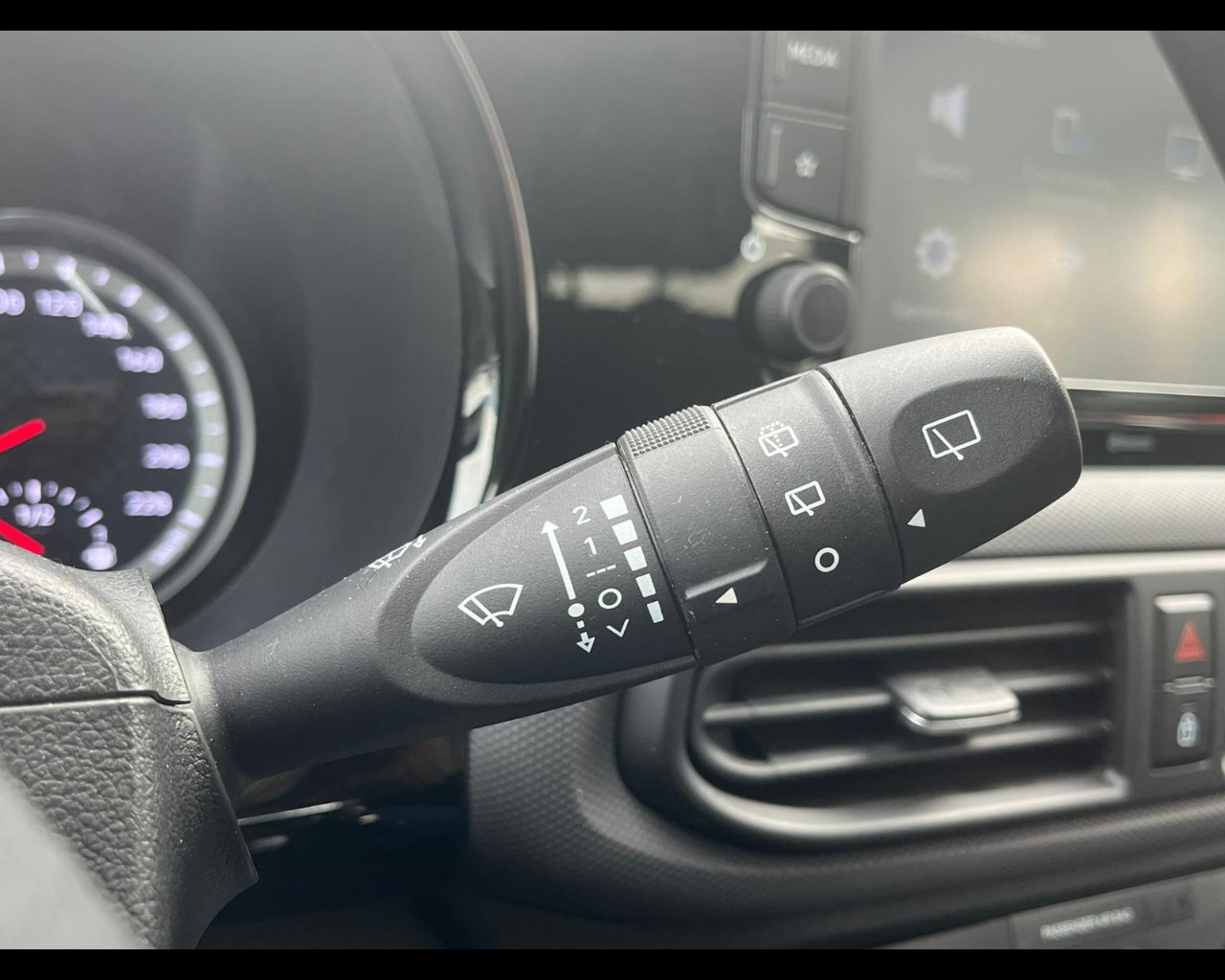 Foto HYUNDAI i10 1.0 mpi Tech Connect Pack