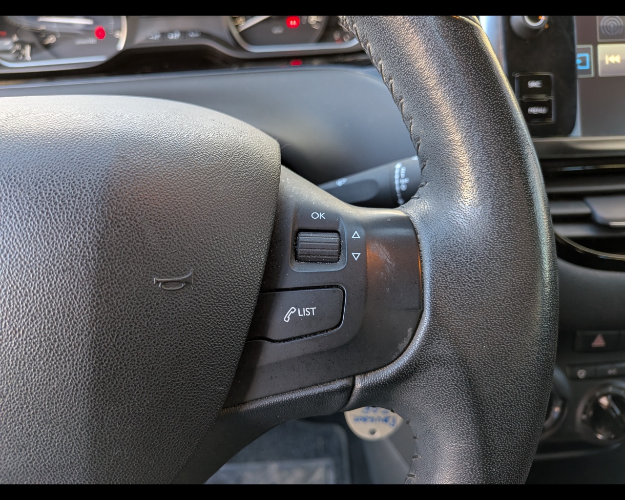 Foto PEUGEOT 208 5p 1.6 bluehdi Active 75cv