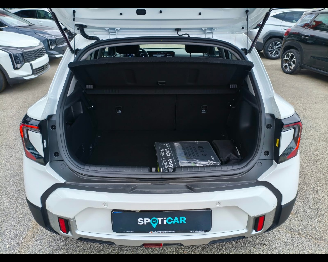Foto KIA NUOVA STONIC 1.0 T-GDI MH STYLE LAUNCH
5 Door